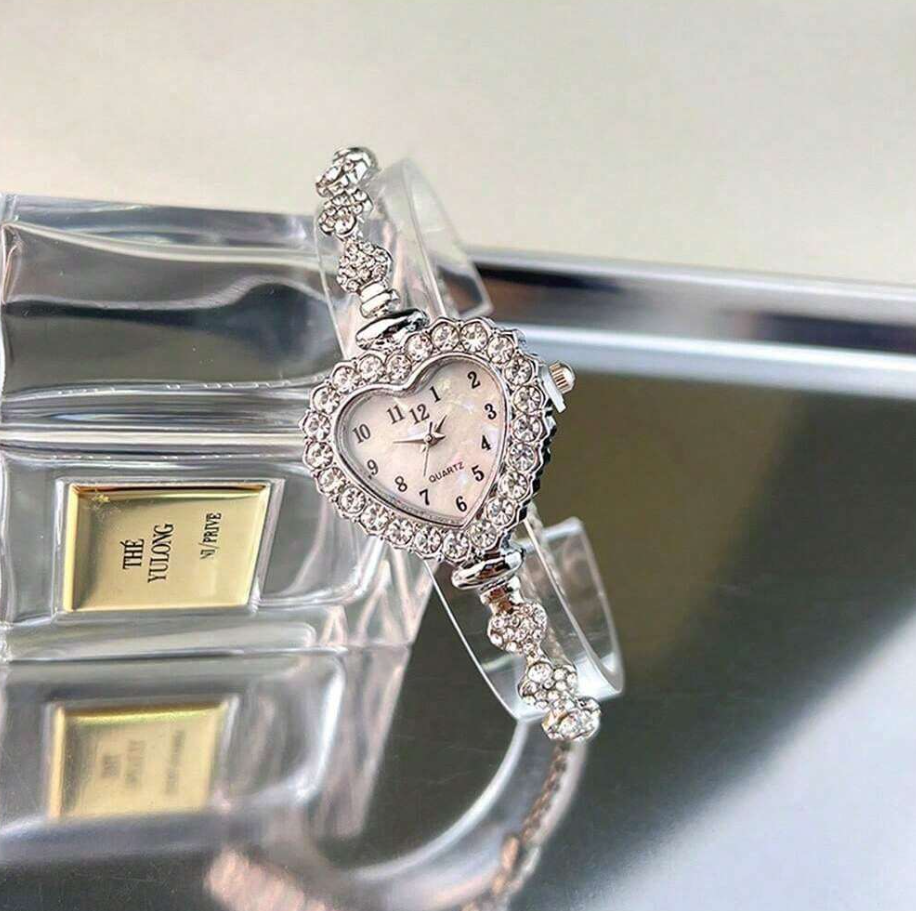 White Crystal heart Bracelet Watch for Women (ajustable) - Kamuxury