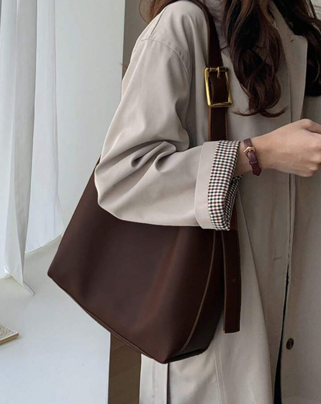 Sac à main bandoulière marron + sa pochette