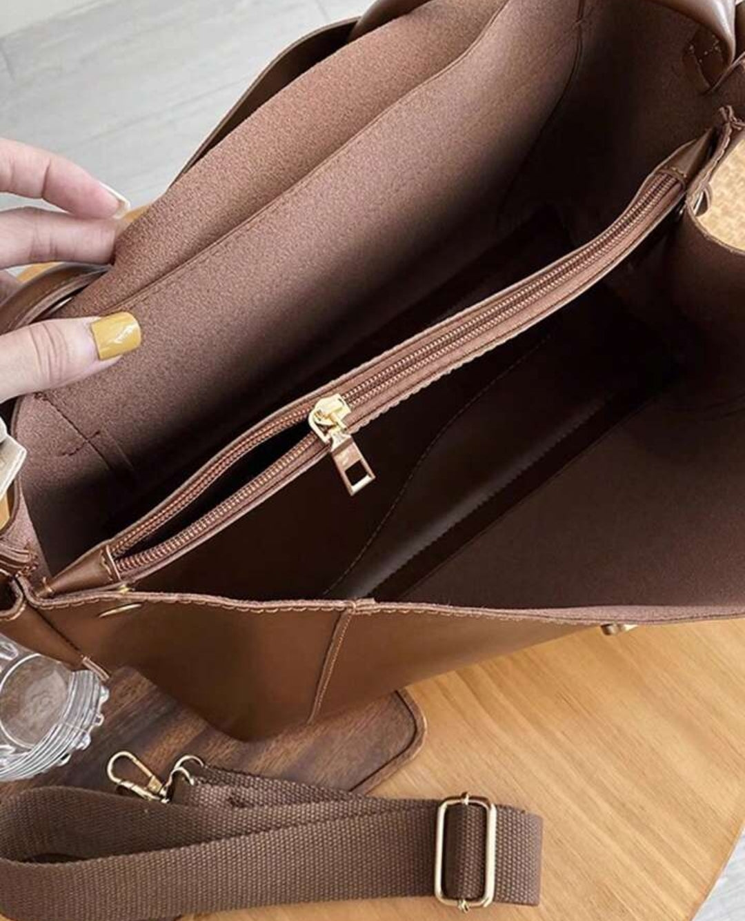 Oxford Collection : Mat Brown bag with pocket - Kamuxury