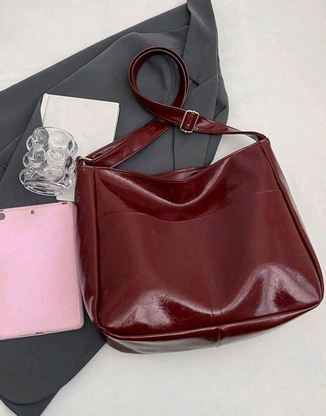 Sac à main bandoulière couleur cerise