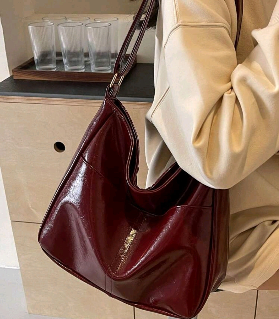 Sac à main bandoulière couleur cerise