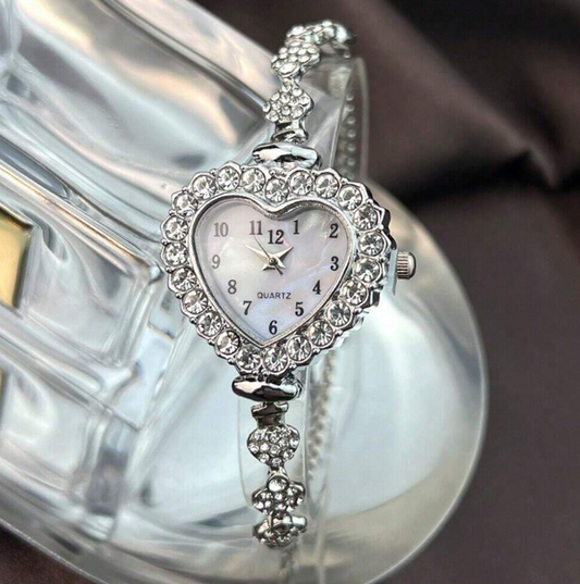 White Crystal heart Bracelet Watch for Women (ajustable)