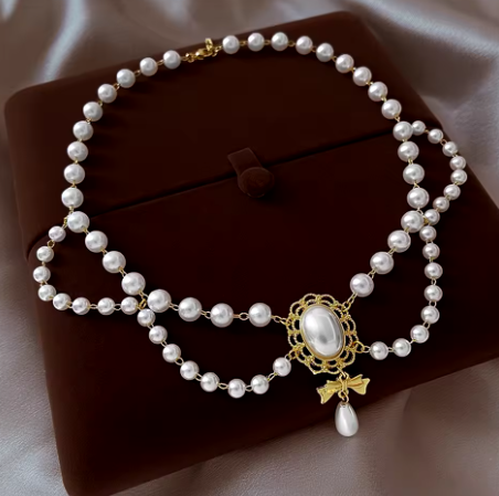 NEW COLLECTION : Pearl Necklace with ovale pendant - Kamuxury