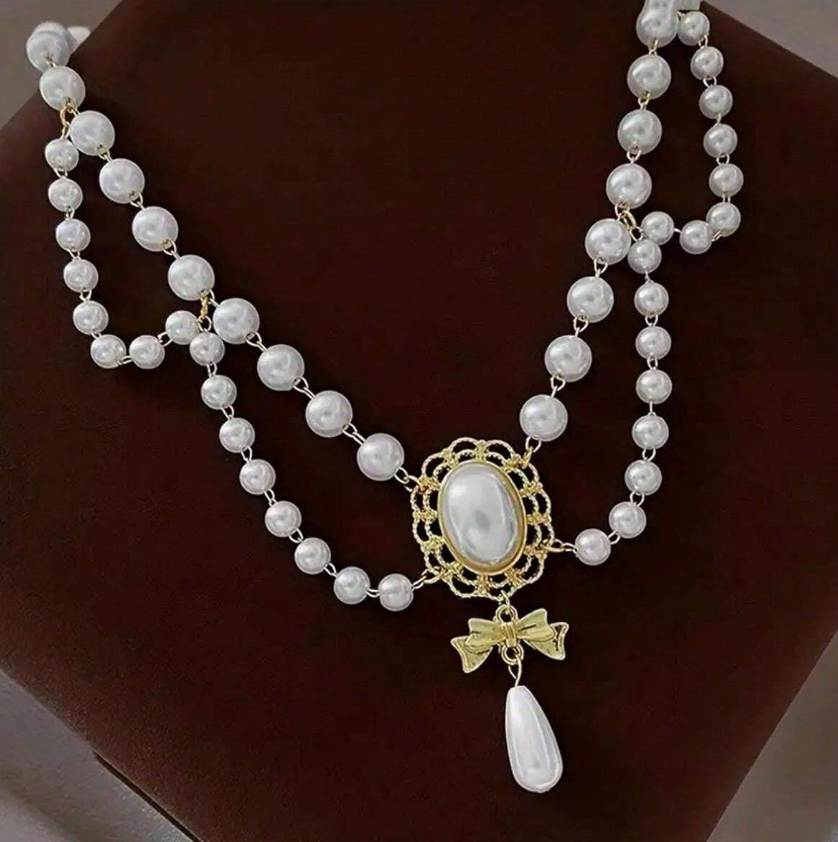 NEW COLLECTION : Pearl Necklace with ovale pendant - Kamuxury