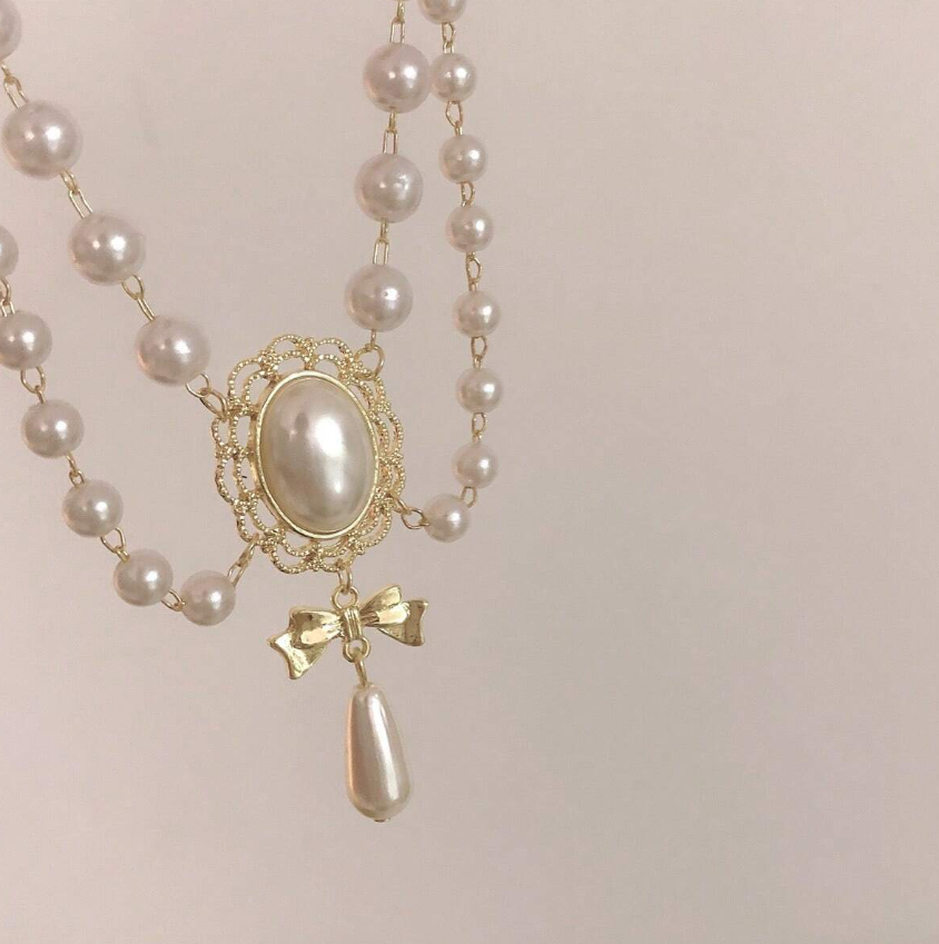 NEW COLLECTION : Pearl Necklace with ovale pendant - Kamuxury