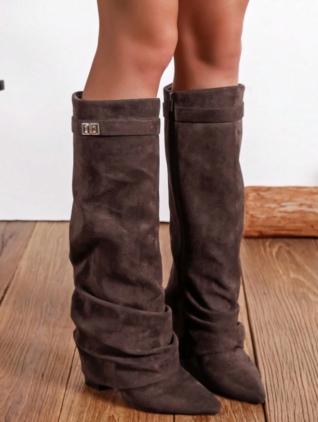 Suede Boots - Kamuxury