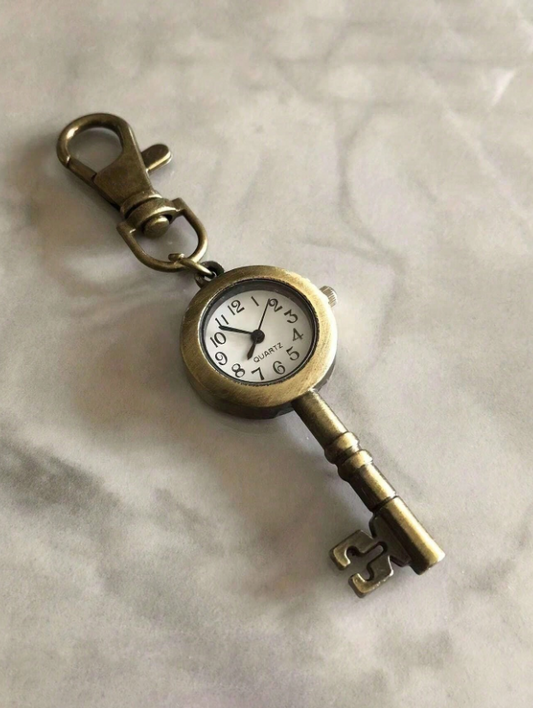 Old gold key watch Keychain - Kamuxury