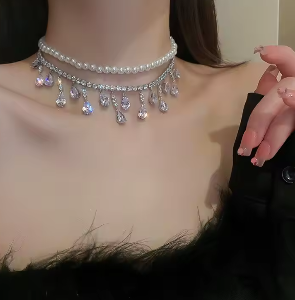 NEW COLLECTION : Pearl necklace with Crystal pendant - Kamuxury