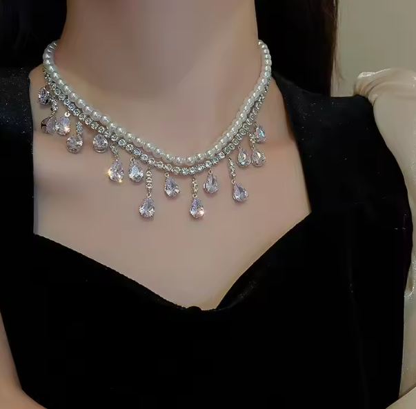 NEW COLLECTION : Pearl necklace with Crystal pendant - Kamuxury