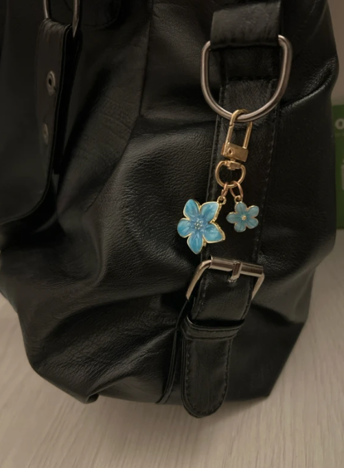The flower cult : Beautiful charm with two flowers (several colors) - Kamuxury