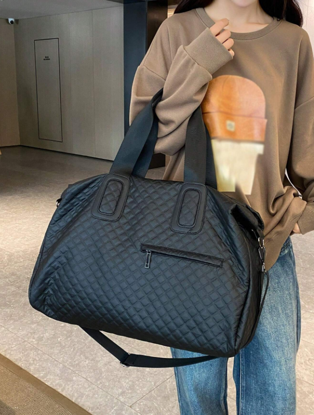 Hugo Oversized black bag for travel - Kamuxury