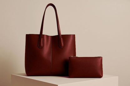 Must have collection : Dark chocolate/ Black handbag + a pouch - Kamuxury
