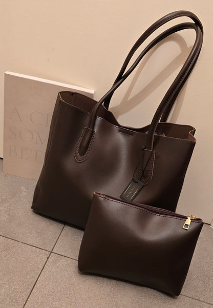 Must have collection : Dark chocolate/ Black handbag + a pouch - Kamuxury